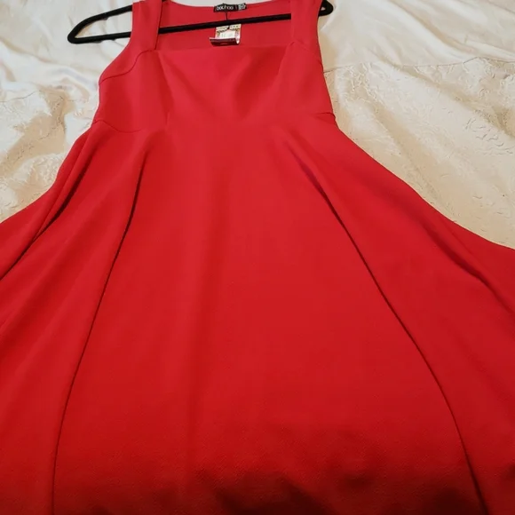 BOOHOO DRESS - Picture 2 of 5